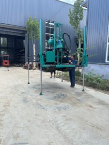 Máquina de Perfuração Rotativa Montada em Esteira de Alta Eficiência com Motor Hidráulico para Perfuração de Poços Equipamento Agrícola à Venda - Product Image 2