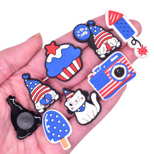 人気のアメリカ国旗シューズチャームPVCソフトラバーシューズアクセサリー独立記念日USAシューズチャームクロッグチャームキッズギフ - Product Image 2