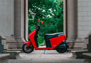 Scooter électrique de livraison Yadea EEC à longue autonomie, batterie au lithium 72V 4000W, pour adultes - Product Image 6