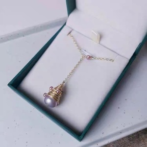 Collar Piramidal de Lujo Ligero 2024 para Mujer, Perla Púrpura Natural, Deslumbrante Púrpura Demonio, Deslumbrante Suéter, Nicho de Año Nuevo - Product Image 2