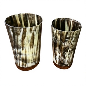 Taza Redonda de Cuerno de Búfalo Natural Pulido, Ecológica, para Beber y Decoración del Hogar - Product Image 1