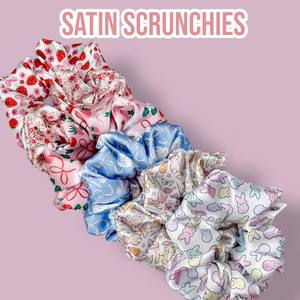 Venta al por mayor personalizado su logotipo diseñador satén seda Scrunchies para niñas patrón personalizado elástico Scrunchy accesorios para el cabello - Product Image 2
