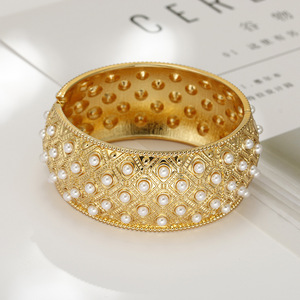 Sang Trọng Bohemian Màu Vàng Của Phụ Nữ Thời Trang Vòng Đeo Tay Thiết Lập Tuyên Bố Ngọc Trai <span class=keywords><strong>Bangle</strong></span> <span class=keywords><strong>Cuff</strong></span> Thép Không Gỉ Charms Collier Vòng Đeo Tay - Product Image 4