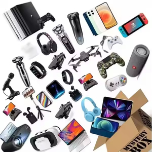 Hot Electronics Lucky Box Controladores de juego Alfombrillas de ratón aleatorias Smartphone Brújula Email Mystery Box Watch-100% Rastreador de actividad - Product Image 2