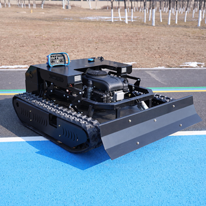 Tondeuse professionnelle télécommandée sur chenilles de 900 mm de large pour la coupe de l'herbe dans les vergers, les fermes solaires et l'aménagement paysager en pente - Product Image 5