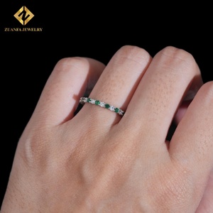 Bague de fiançailles en argent sterling 925 pour femmes, bague à rangée unique de diamants verts, bijoux de luxe glacés, bague de mariage en pierres précieuses - Product Image 6