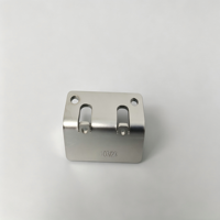 Support en tôle découpé au laser sur mesure à angles multiples, avec trous pré-percés, pour angles complexes – Pièces de fabrication OEM en tôle