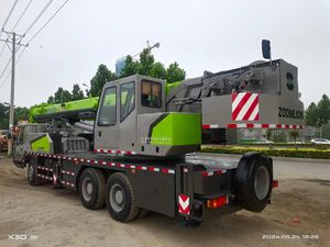 Grue sur camion Zoomlion d'occasion 30T, moteur Weichai, machinerie de construction hydraulique, travaux de terrassement, faible consommation de carburant - Product Image 3