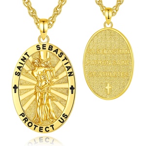 Nuevo Collar con Colgante de San Sebastián, Talismán Religioso Grabado en Esmalte Negro Chapado en Oro de 18K - Product Image 1