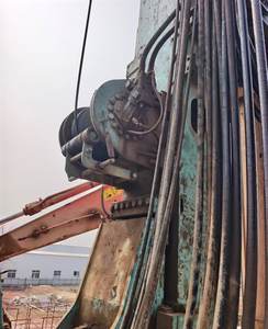 Plataforma de Perforación Rotatoria Jintai <span class=keywords><strong>SH</strong></span> 30 de <span class=keywords><strong>Segunda</strong></span> <span class=keywords><strong>Mano</strong></span>, Eficiente, Portátil, Montada sobre Orugas, Transportable y Equipada con Varillas de Perforación - Product Image 3