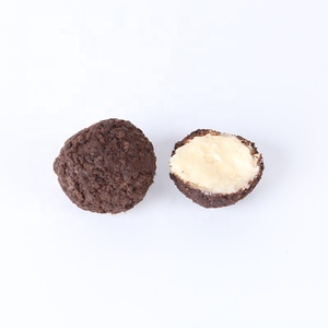 Erdbeer-Joghurt-Geschmack Sandwich-Creme Gefüllte Schokoladen-Keksball-Snacks Eier muster Feste Form mit Keks-Zutaten - Product Image 4