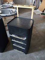 Chariot de rangement mobile de luxe pour salon de coiffure, avec poignée dorée, tiroirs multiples et porte-gobelets, noir et blanc, vente en gros pour salons de beauté