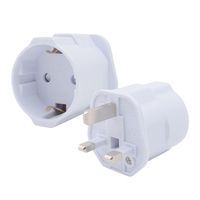 Adaptateur de prise en cuivre, convertisseur 13A 250V, prise et prise EU femelle vers prise britannique à trois broches, adaptateur de prise blanc, matériau PC de haute qualité