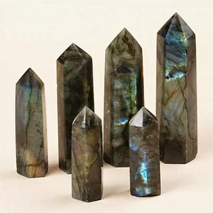 Figurine décorative de luxe artisanale en quartz naturel bleu clair, colonne ovale à pointe unique, écologique - Product Image 1