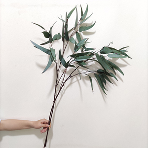 Plante verte simulée feuilles <span class=keywords><strong>d</strong></span>'eucalyptus Spray mariage <span class=keywords><strong>d</strong></span>écoration de la maison Faux feuilles Latex Real Touch feuilles <span class=keywords><strong>d</strong></span>'eucalyptus artificielles - Product Image 2