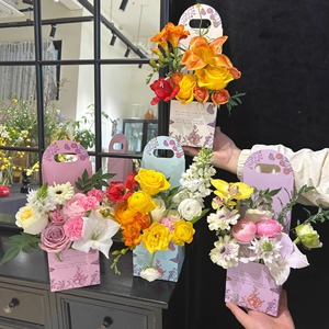 Scatola Personalizzata per Fiori <span class=keywords><strong>di</strong></span> San Valentino, Confezione Regalo alla Moda in Cartoncino Avorio C1s Riciclabile con Manico - Product Image 2