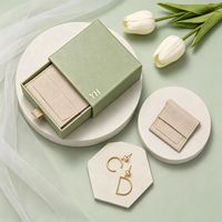 Boîte à bijoux écologique de haute qualité personnalisée avec sac cadeau pour colliers, boucles d'oreilles, bagues et autres accessoires