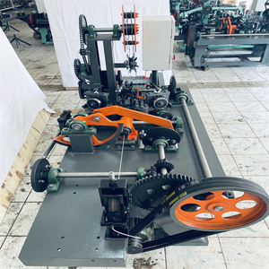 เครื่องผลิตลวดหนามแบบลวดคู่แบบกลับด้านได้ตลับลูกปืนมอเตอร์สำหรับ<span class=keywords><strong>โรงงาน</strong></span><span class=keywords><strong>ผลิต</strong></span>การเกษตร - Product Image 4