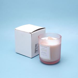 Vela de Soya con Cristales, Aroma a Coco y Lima, en Frasco de Vidrio, Hecha a Mano, Minimalista, para Yoga y Meditación - Product Image 4