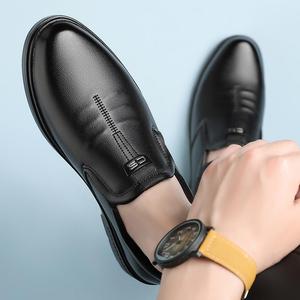 Men's Slip-On Loafers Solid Round Toe Breathable <b>Rubber</b> Outsole Pu Lining All Seasons Casual Business Shoes - Product Image 3