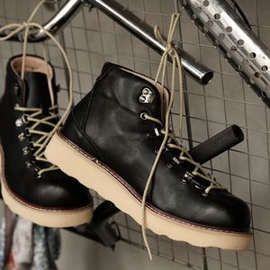 Bottes d'extérieur pour hommes - Bottes de travail élégantes et confortables en cuir véritable à coupe mi-haute, bottines tendance à coupe courte - Product Image 3