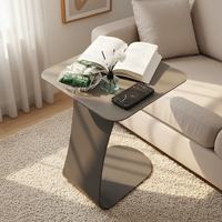 Table d'angle moderne multifonctionnelle en forme de C, structure métallique, plateau blanc surpiqué, design cantilever, mobilier de salon, appartement, hôtel
