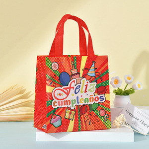 Sac en papier de luxe à motif gâteau de dessin animé avec poignée gilet, personnalisable, pour emballage de vêtements <span class=keywords><strong>et</strong></span> utilisation en centre commercial - Product Image 1