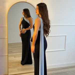 Elegante Vestido Maxi de Un Solo Hombro con Bloques de Color, Espalda Descubierta, Cintura Ajustada y Diseño en Contraste para Noche - Product Image 2