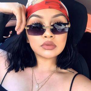 Lunettes de soleil rétro de luxe steampunk pour femmes, monture sans bords, carrées, avec strass, très tendance - Product Image 5