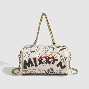 Cartoon Doodle Bear borsa a tracolla da donna catena in metallo Mini borsa a cilindro in pelle di alta qualità adorabile <span class=keywords><strong>portafoglio</strong></span> <span class=keywords><strong>bambina</strong></span> - Product Image 2