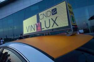 Doppia parte esterna del tetto del Taxi Video Display a <span class=keywords><strong>LED</strong></span>/Full Color Car Top <span class=keywords><strong>Sign</strong></span>/3G WIFI Taxi pubblicità Light Box esterno Dip P10 Rgb - Product Image 3