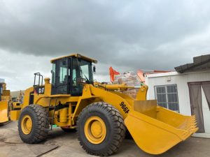 Cargadora Frontal CAT 966F de Segunda Mano Confiable, Unidad en Buen Estado para Trabajos de Movimiento de Materia Prima en Minas - Product Image 1