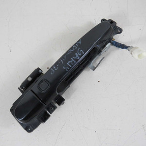 Poignée de porte extérieure droite d'occasion pour Toyota Yaris Mk2 2005-2011 (41762 D-13-D-9) - Product Image 1
