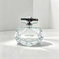 Flacons de parfum en verre de luxe de forme irrégulière avec pulvérisateur à pompe, tailles personnalisables (80 ml/50 ml/30 ml), impression sur surface transparente