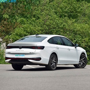 Auto Usata <span class=keywords><strong>Volkswagen</strong></span> Magotan in Ottime Condizioni, Compatta, 4 Porte, 5 Posti, Benzina, Basso Chilometraggio, Senza Incidenti - Product Image 2
