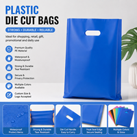 Vente en gros Sacs fourre-tout en plastique PE personnalisés Sac plat réutilisable épais à boucle à quatre doigts pour vêtements Emballage de vacances Cadeau
