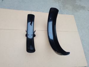 Plaque de protection de garde-boue noire laquée pour <span class=keywords><strong>MZ</strong></span> <span class=keywords><strong>ETZ</strong></span> 125/150/<span class=keywords><strong>250</strong></span>/251/301 - Product Image 3