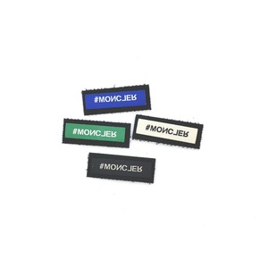 Étiquettes tissées d'accessoires d'habillement décoratifs personnalisés de marque de luxe avec attaches imprimées de boucle de crochet étiquettes d'emballage en tissu - Product Image 6