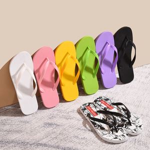 Vente en gros, faible MOQ : Pantoufles pour femmes, tongs personnalisables avec logo, sandales pour femmes, sandales de style extérieur - Product Image 2