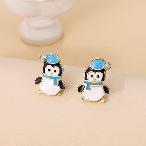 Navidad copo de nieve <span class=keywords><strong>Santa</strong></span> Claus Stud pendientes lindo dibujos animados mariposa diseño fiesta aleación aceite gota pingüino Reno - Product Image 4