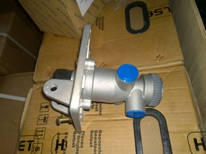 Válvula de Freno de Aire Compatible con Liugong, Pieza 13C0004, Ensamblaje Directo de Fábrica, Repuestos para Maquinaria de Construcción - Product Image 6