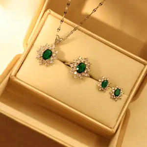 Wholesale Fashion Hot Sale Inlaid Emerald Zircon Stainless Steel Jewelry Set For Women