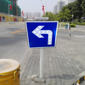 Señal LED de advertencia de tráfico de orientación <span class=keywords><strong>solar</strong></span>, señal LED <span class=keywords><strong>solar</strong></span> de construcción para una mejor visibilidad - Product Image 5