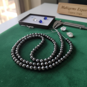 48 piezas de cuentas de moissanita negra con apariencia de diamante |   8 MM |   Corte AAA |   Facetado |   Mahigems Exporta |   Origen Gujarat |   Colgante de Diamantes y Joyería - Product Image 3