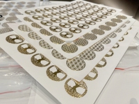 Impression personnalisée du logo 3D Autocollant à transfert fort UV Autocollants auto-adhésifs pour la formation d'électrons en or métal nickel étanches