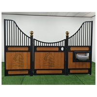 Écurie modulaire préfabriquée en bambou de 4 m, style européen, galvanisée à chaud, avec toit, personnalisable