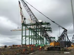 Skymard Grue à chenilles à <span class=keywords><strong>prix</strong></span> compétitif 150 tonnes 76 m de longueur maximale de la flèche Grue à tour sur chenilles avec 76 m de longueur maximale de la flèche SCI1500A - Product Image 5