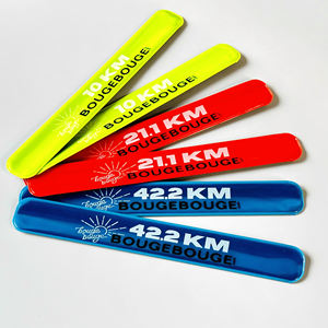 กำไลข้อมือแบบสะท้อนแสงสั่งทำโลโก้เองได้ ขายส่งจำนวนมาก กำไลแบบสแนป PVC ซิลิโคน สำหรับงานอีเว้นท์ ของขวัญสำหรับเด็ก - Product Image 1