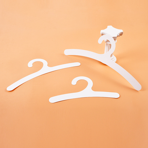 Экологичные перерабатываемые ароматизированные вешалки для одежды с индивидуальным логотипом, тиснением и цифровой печатью, бумажные этикетки для рубашек и пальто - Product Image 3