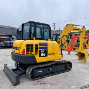 Excavadora pequeña de segunda mano Komatsu PC56 a la venta, precio bajo, se pueden instalar orugas de goma, núcleo de clavos para pulgar, incluye engranaje de Motor - Product Image 1